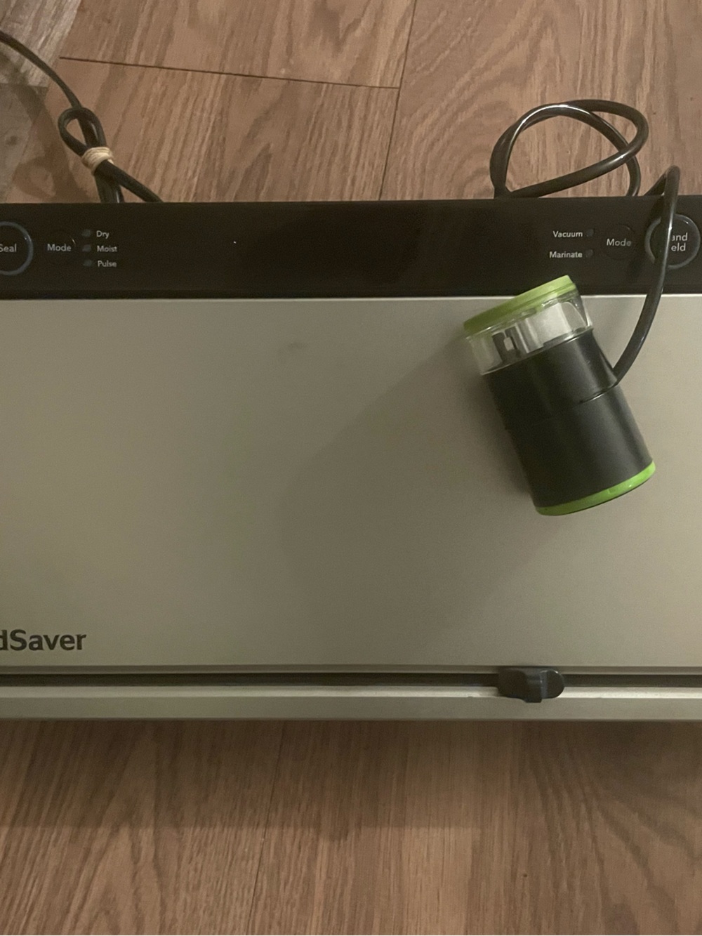 FoodSaver Vacuum Sealer with Black and Green Pump